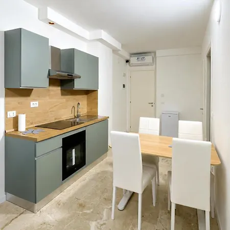Affittacamere M9 Venice 2 3*